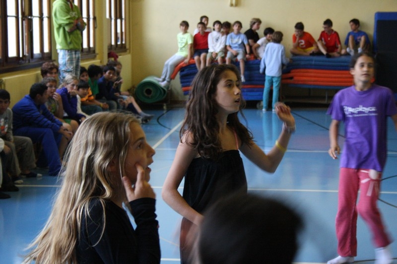 Village Camps International Summer Camp Leysin, Switzerland 2025-08-09 https://www.villagecamps.com/journals_admin/images/683-23-handball (100).jpg